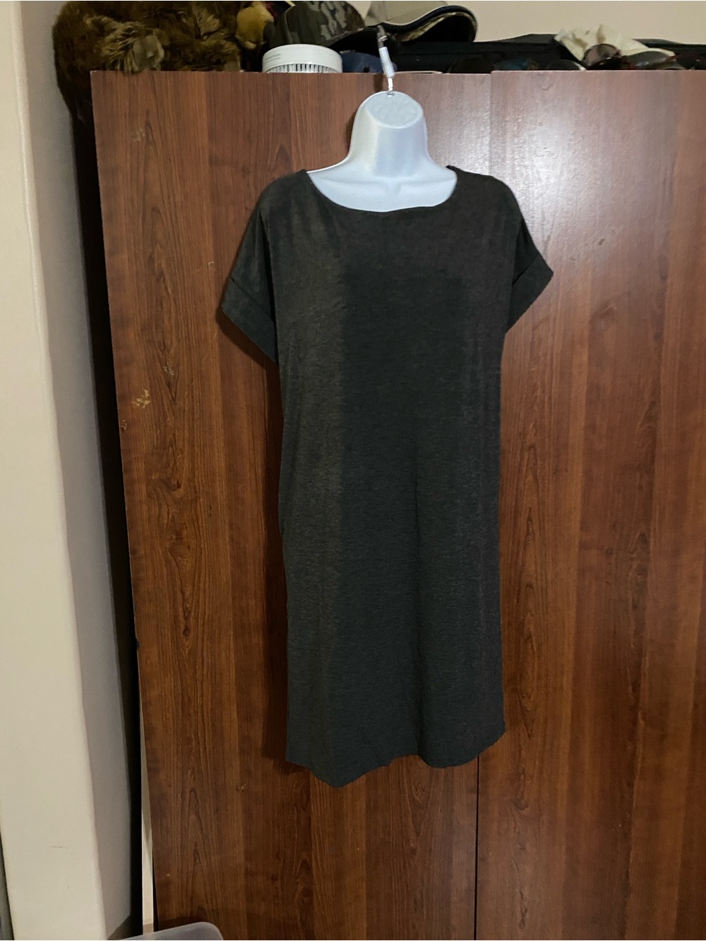 NWOT Relaxed Fit Women’s Dark Gray Tee Dress Zenana had pockets